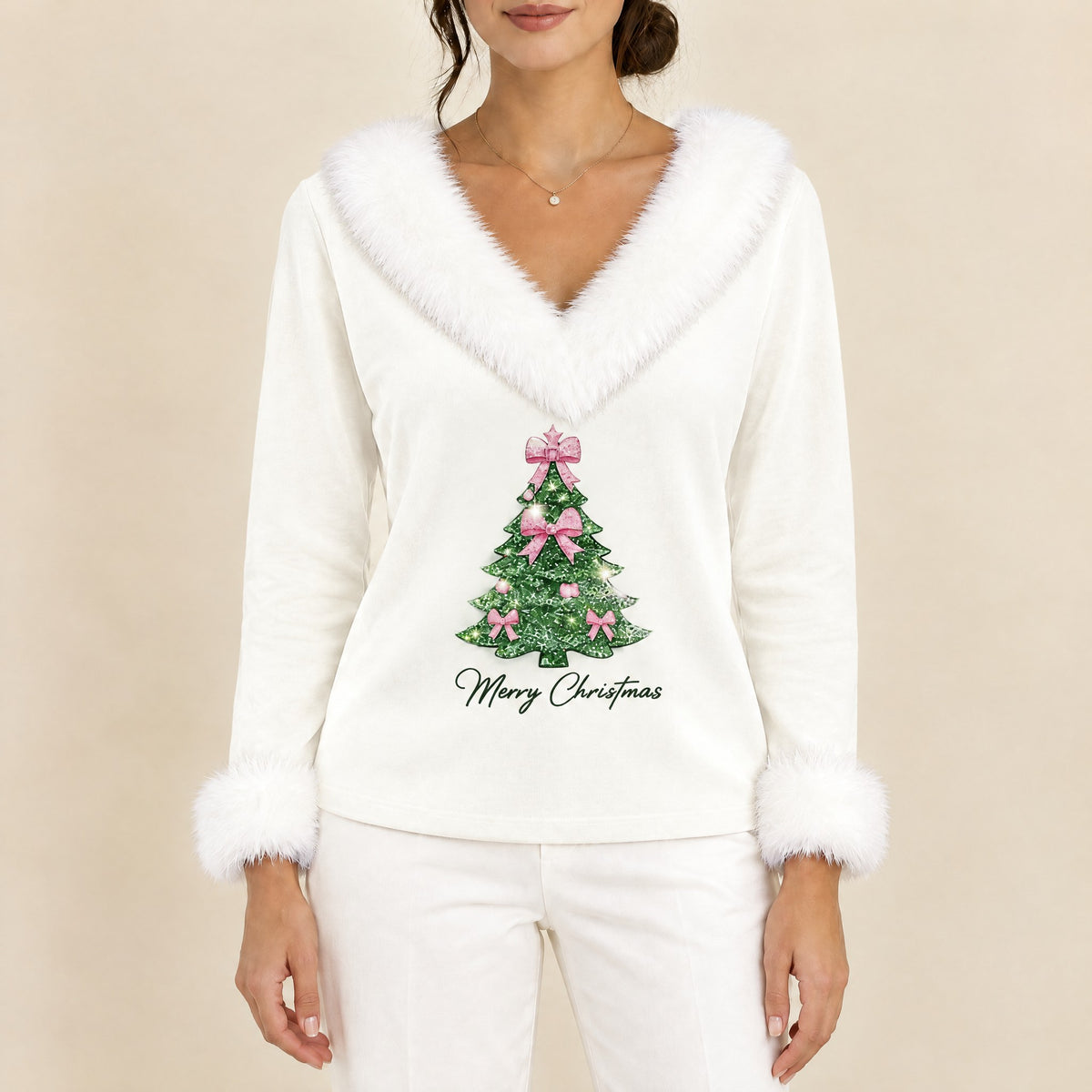Clara – Weihnachtspullover Damen mit Kunstfell und Glitzer-Tannenbaum (5) – Bellemina Zürich