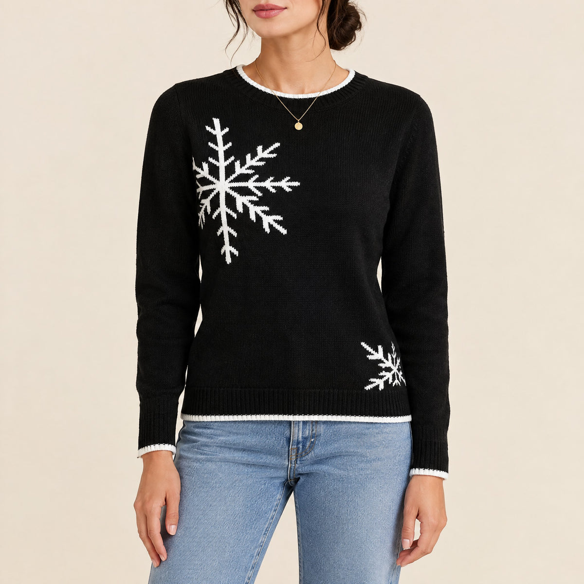Mila – Weihnachtspullover Damen mit gestrickten Schneeflocken – Bellemina Zürich